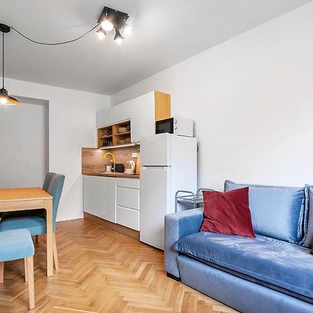 Appartamento Popular Location / Street View / 4 Ppl / Netflix Praga Esterno foto