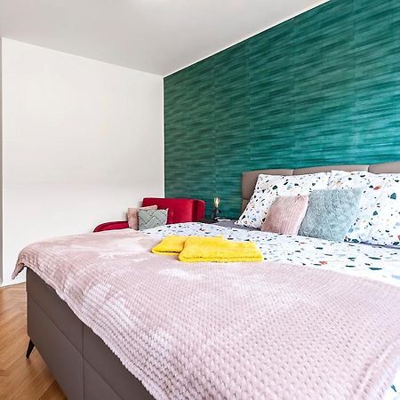 Appartamento Popular Location / Street View / 4 Ppl / Netflix Praga Esterno foto