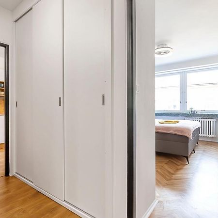 Appartamento Popular Location / Street View / 4 Ppl / Netflix Praga Esterno foto
