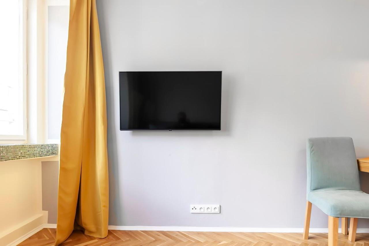 Appartamento Popular Location / Street View / 4 Ppl / Netflix Praga Esterno foto